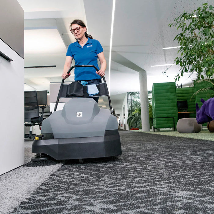 Sweeper vs Vacuum: What is the Difference and Which is Right For Your Business?